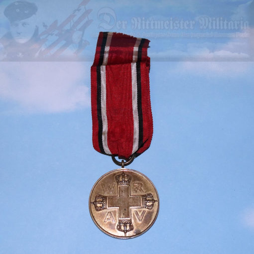 The Red Cross Medal 3rd Class was awarded to workers who assisted in Red Cross activities.