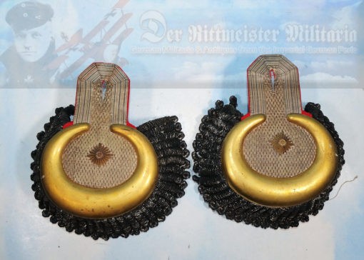 EPAULETTES - PRUSSIA - GENERALLEUTNANT  - ORIGINAL STORAGE CARTON.